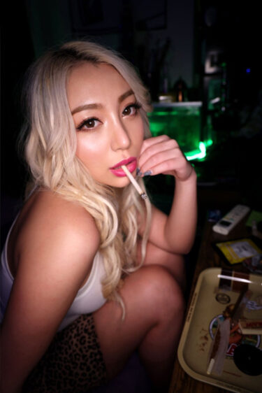 黒ギャルが余裕のフェラ攻め！騎乗位になったら急に余裕のない表情でギャップありすぎ！【ロビン／pkpk015】